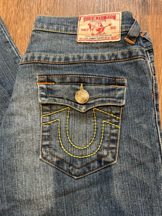 True Religion Women’s Low Rise Straight-Leg Jeans with Contrast Stitching - Picture 2 of 6